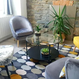 De Viarmes Et De Guernisac -2 60 M2- Appartement